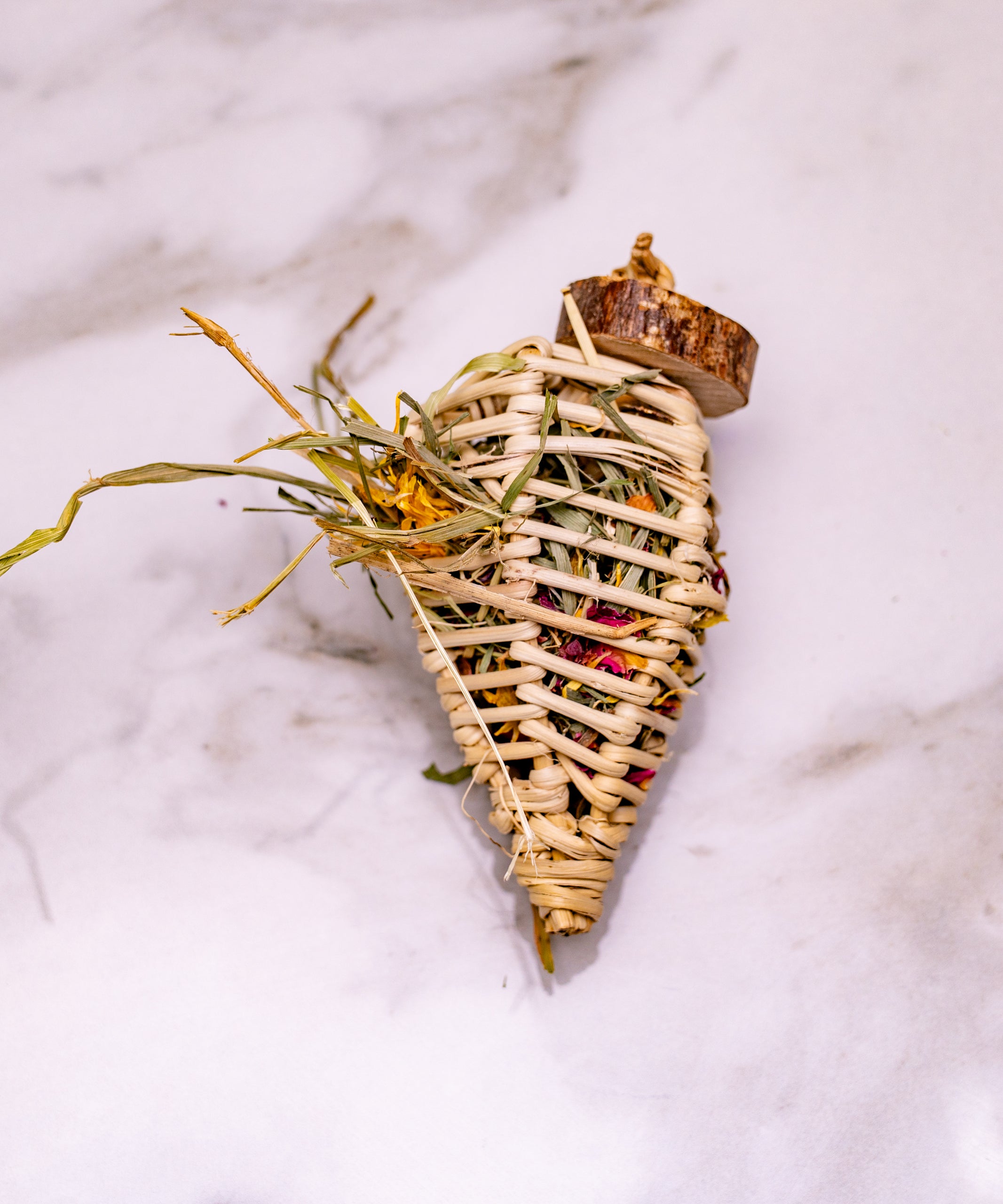 Forage Filled Vine Balloon