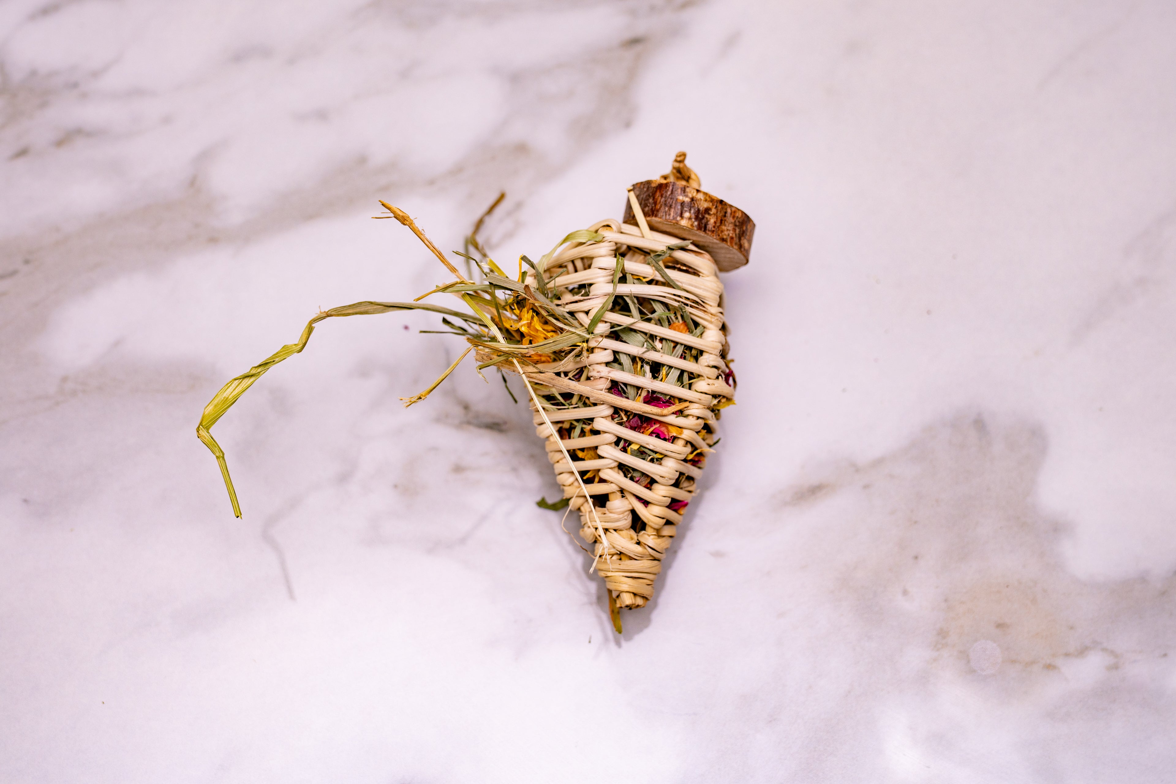 Forage Filled Vine Balloon