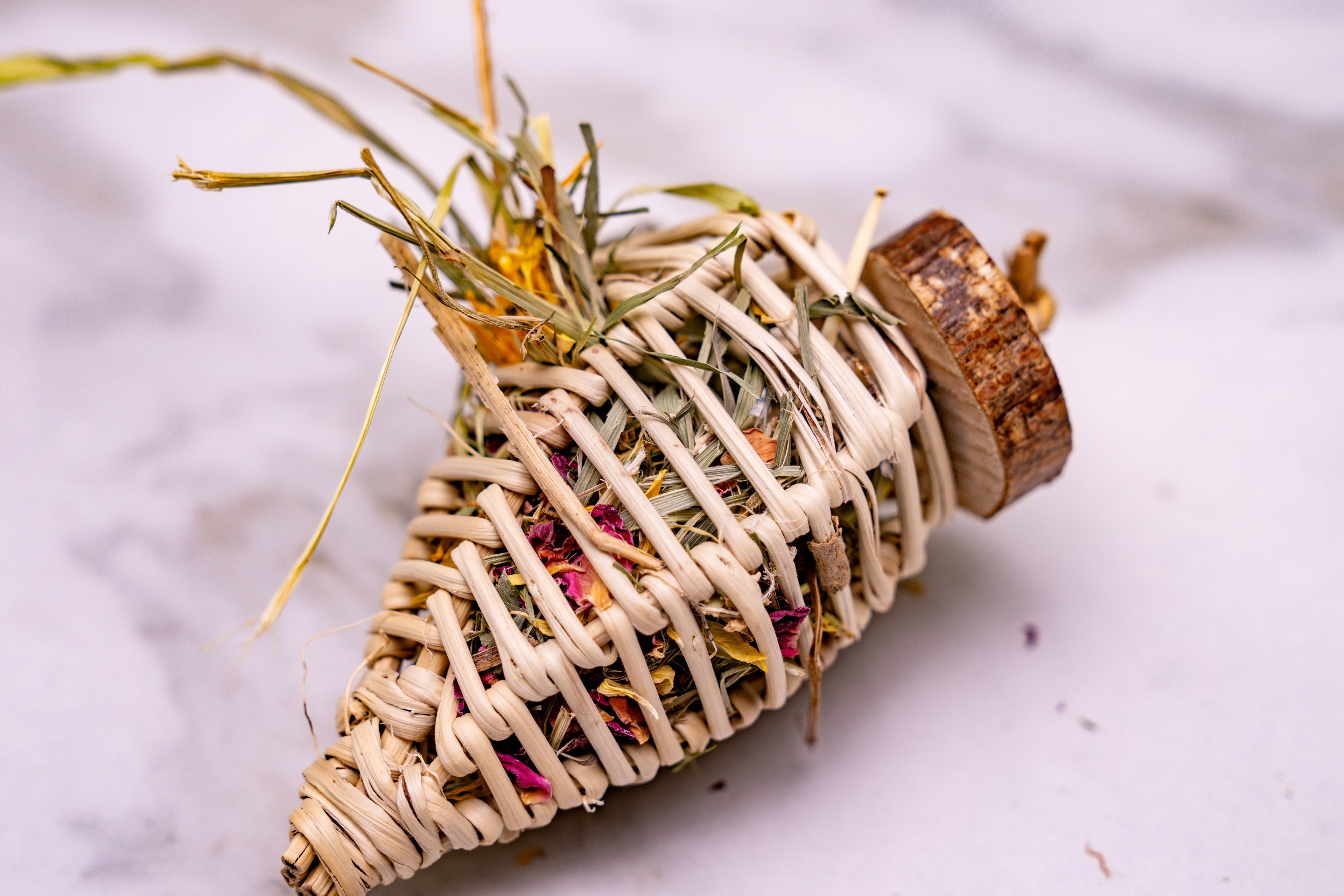 Forage Filled Vine Balloon