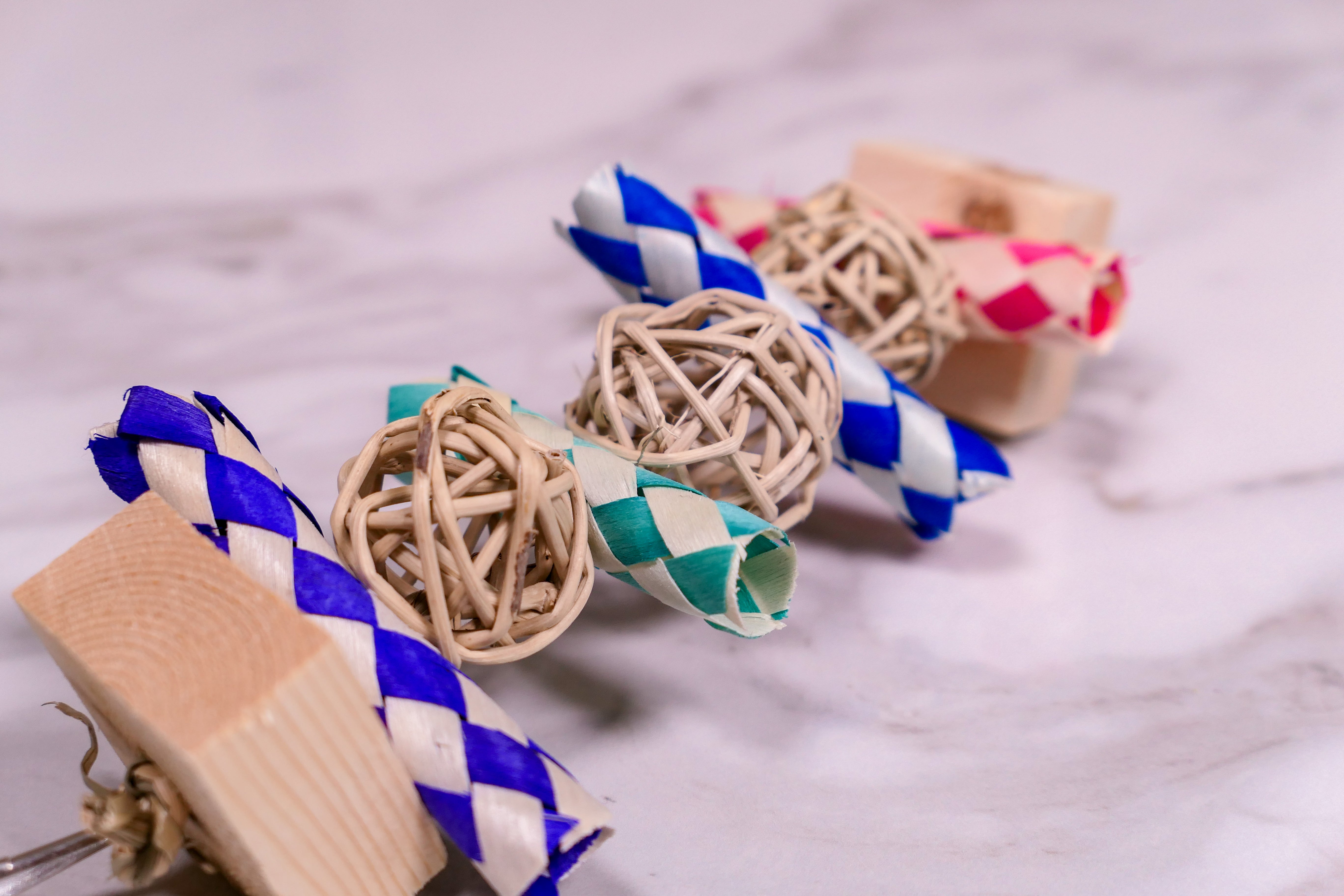 Party Popper Garland Chew Toy