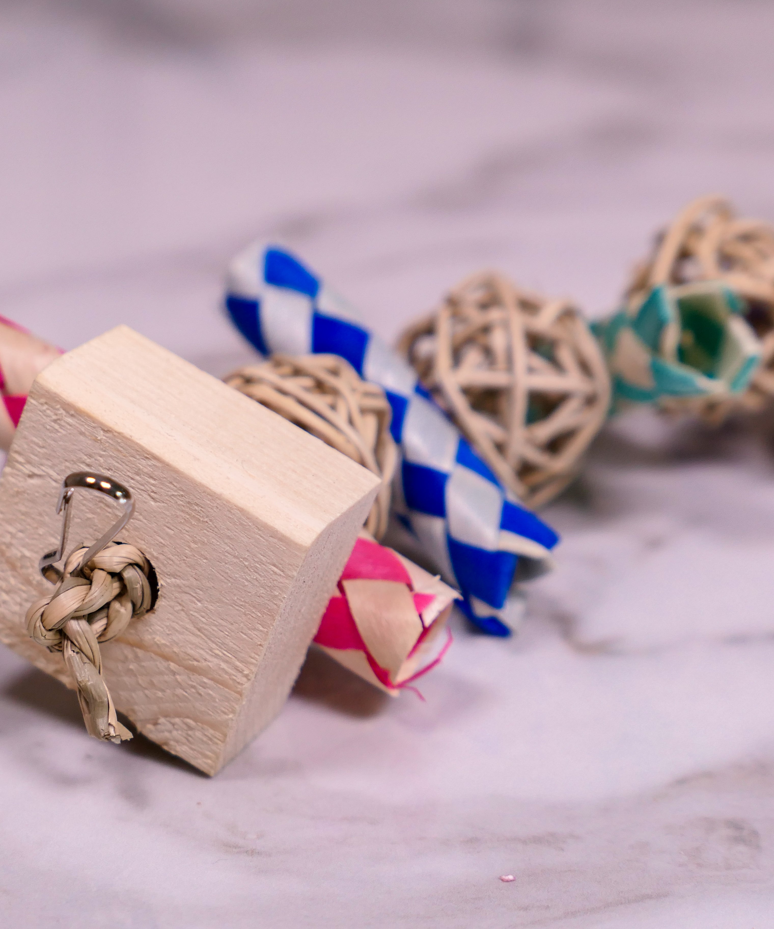 Party Popper Garland Chew Toy