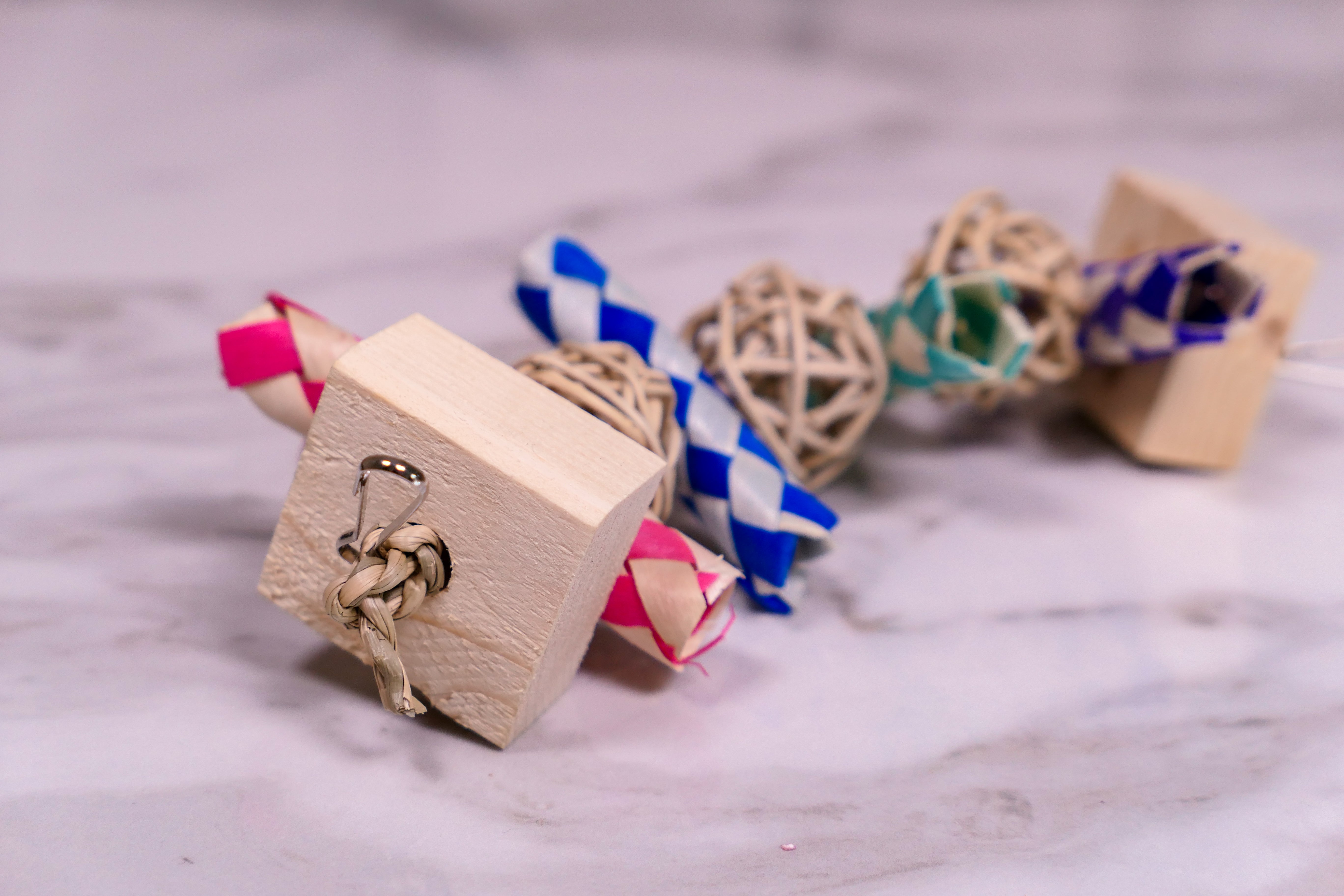 Party Popper Garland Chew Toy