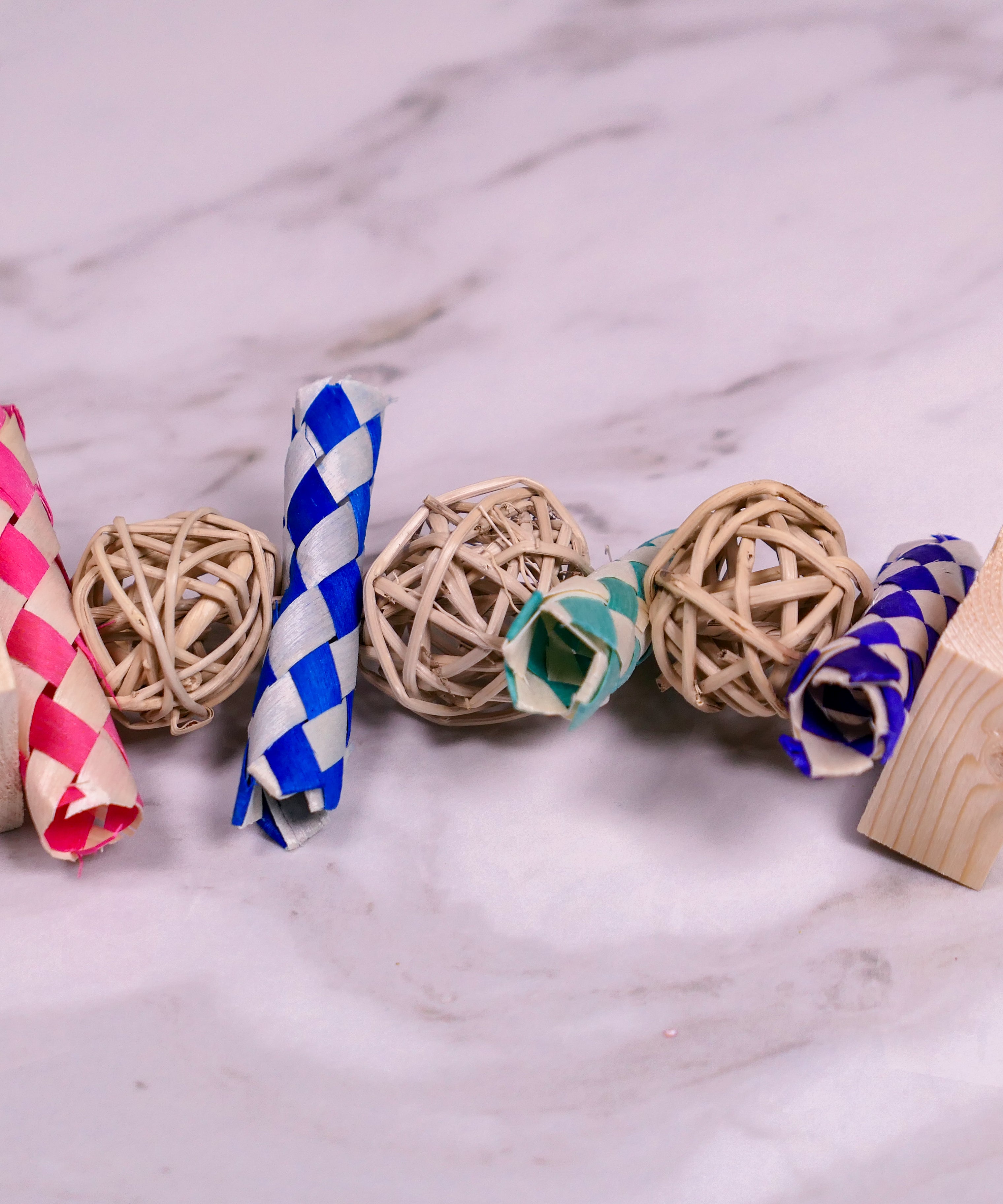 Party Popper Garland Chew Toy