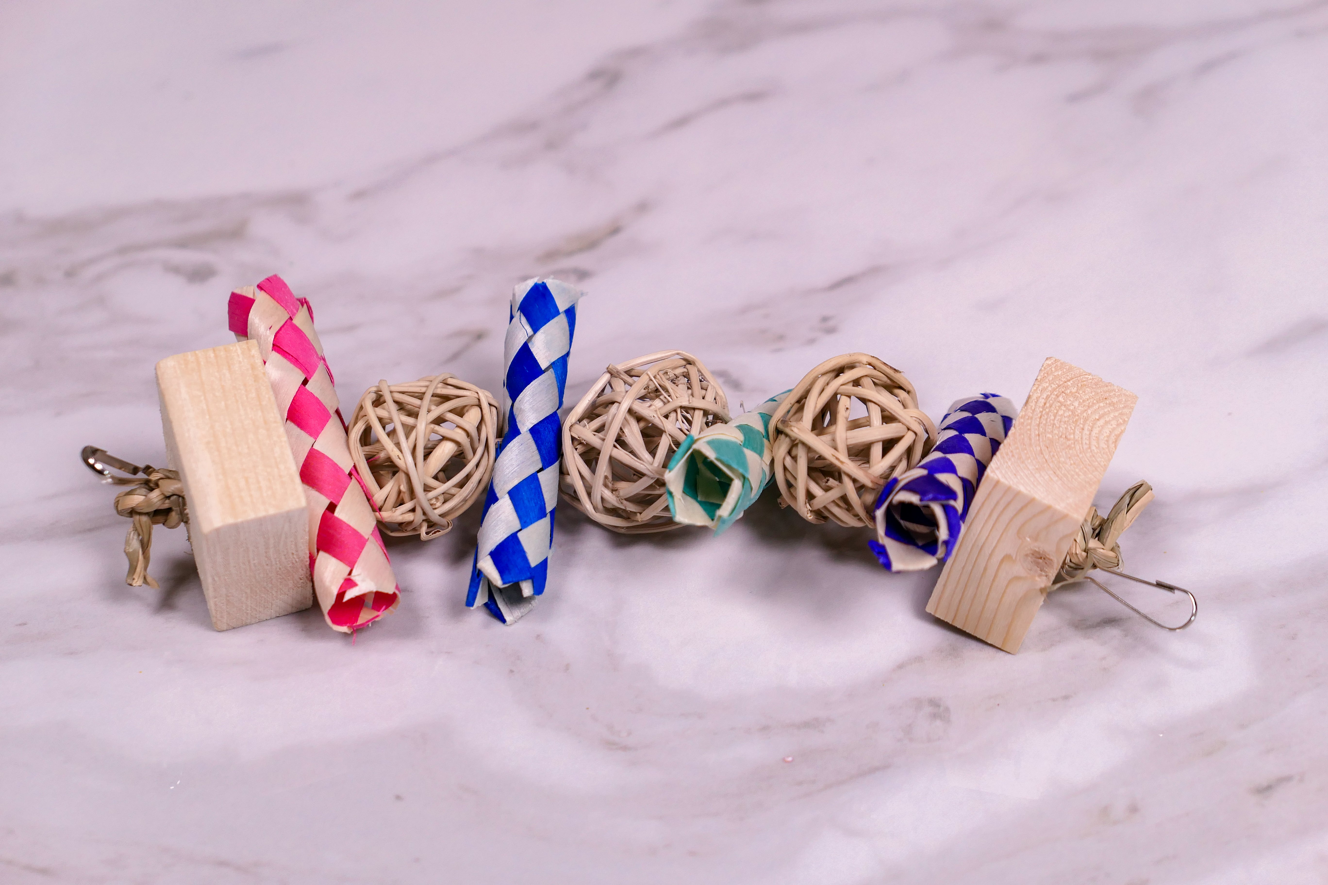 Party Popper Garland Chew Toy