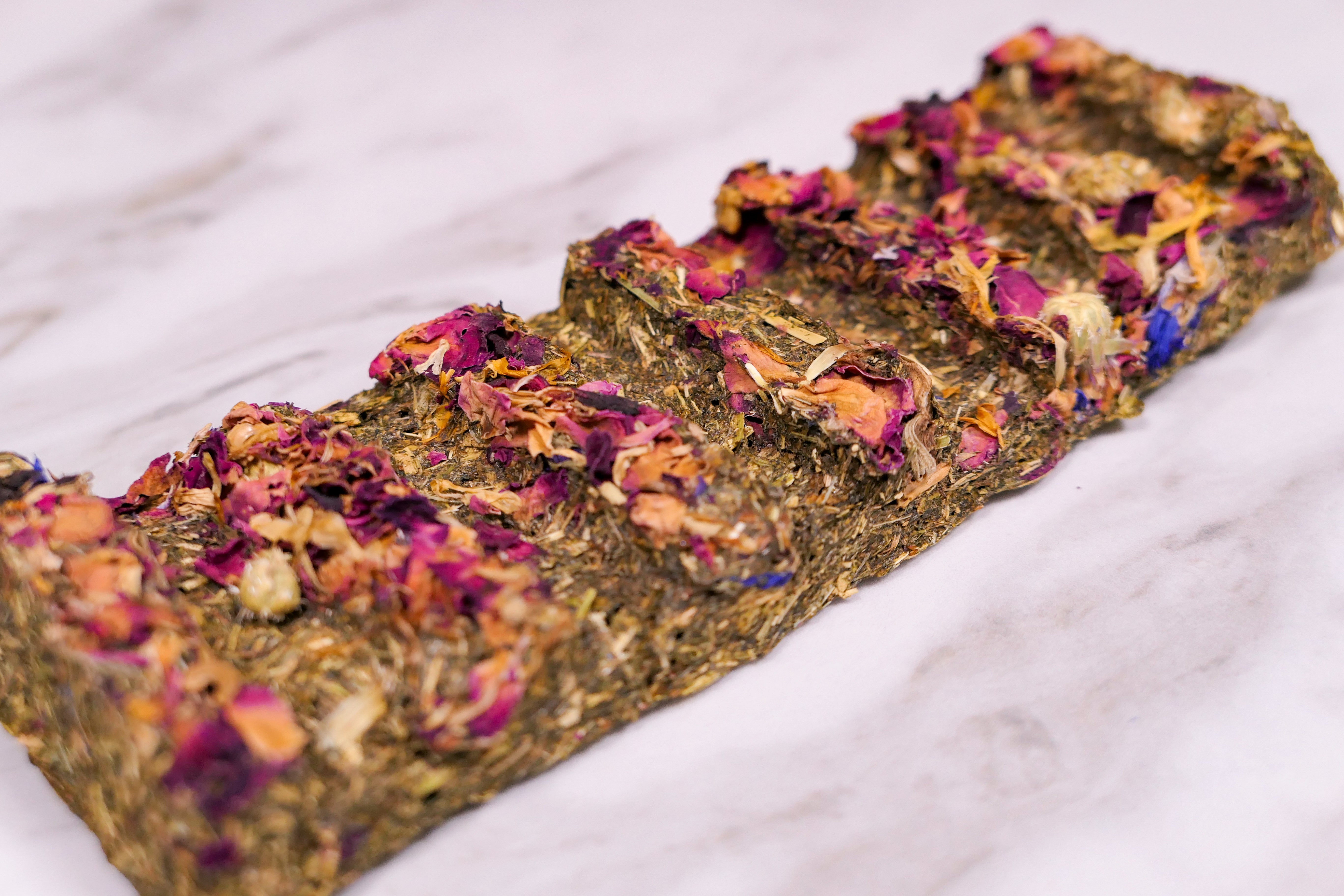 Floral Hay Snap and Share Bar