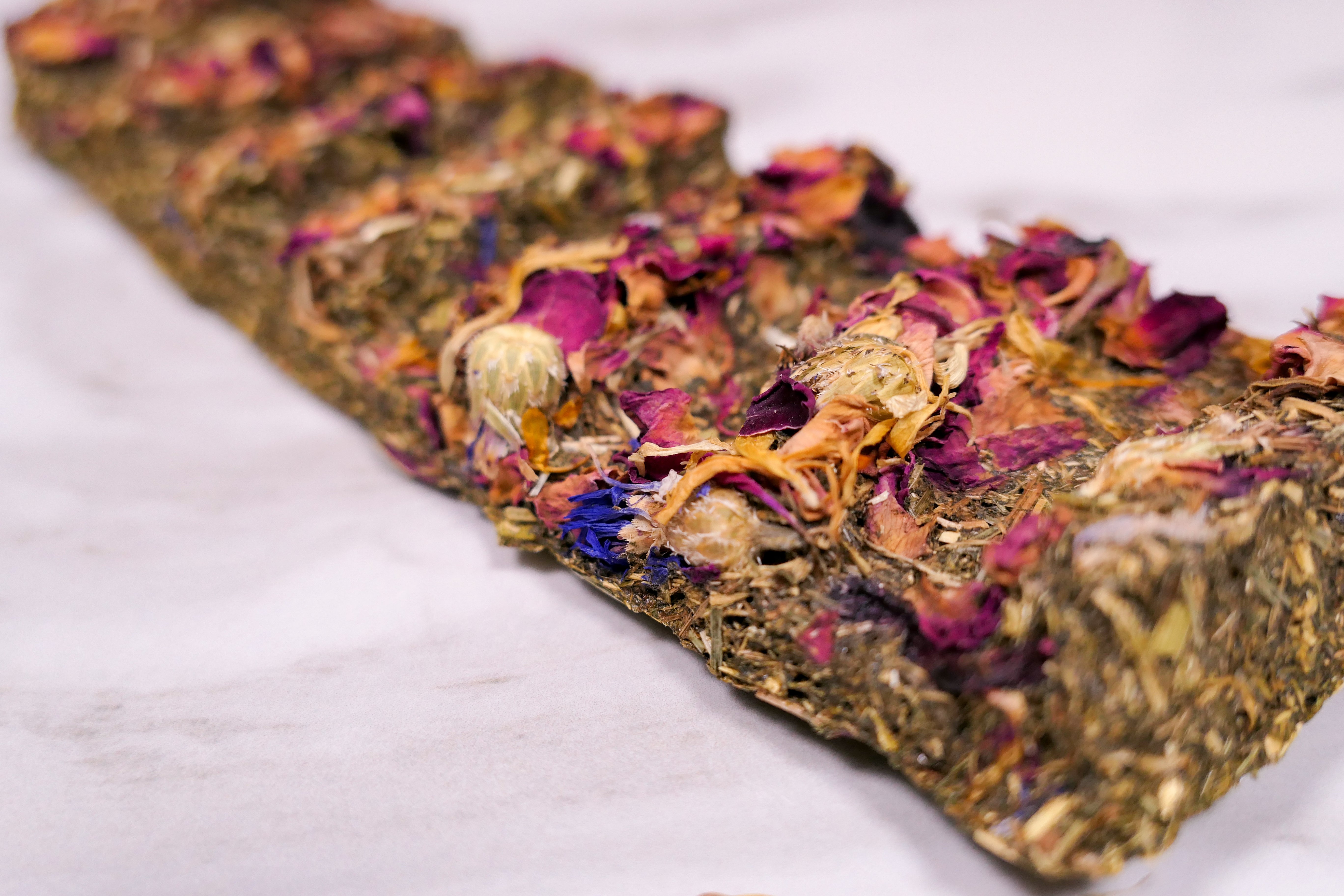 Floral Hay Snap and Share Bar