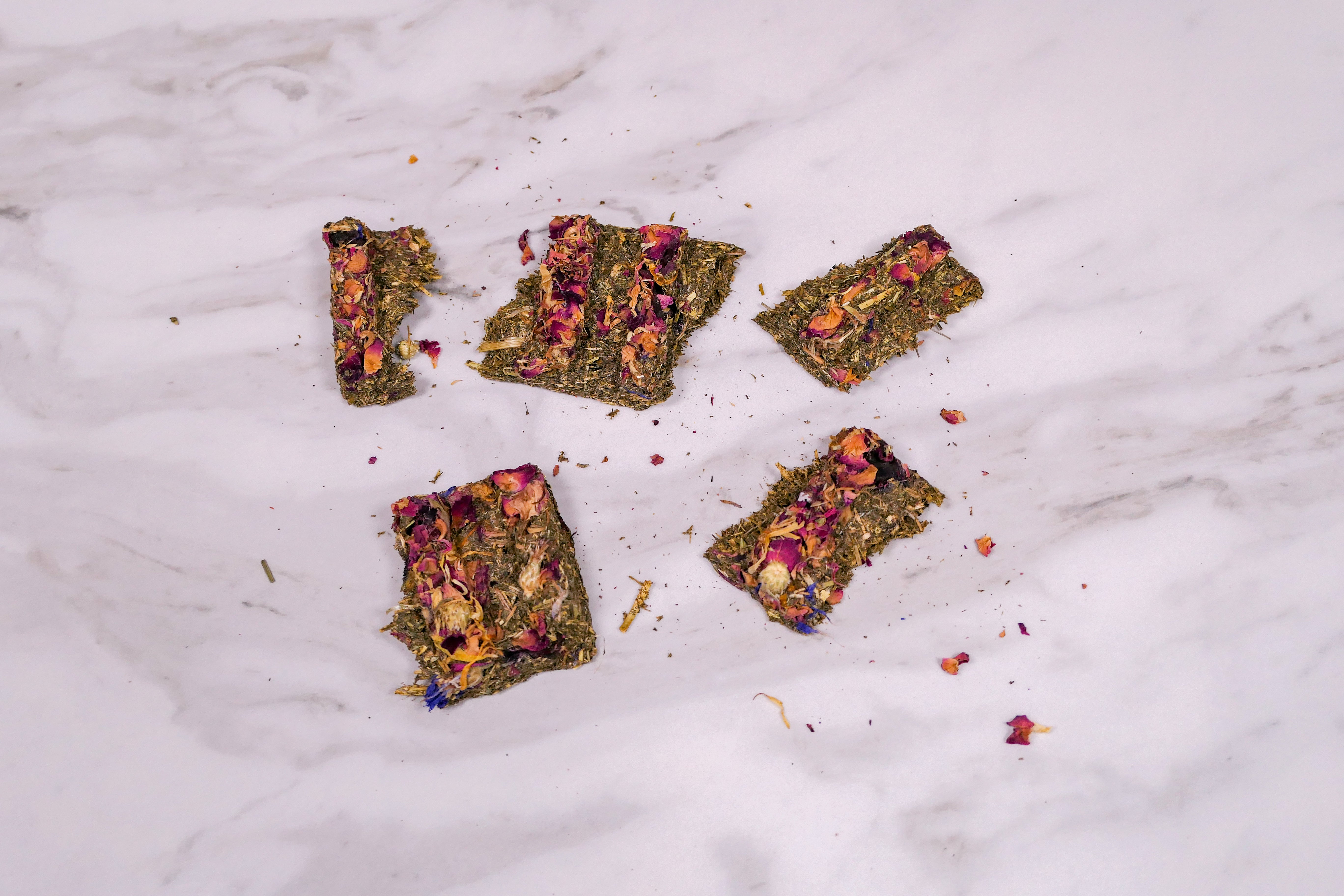 Floral Hay Snap and Share Bar