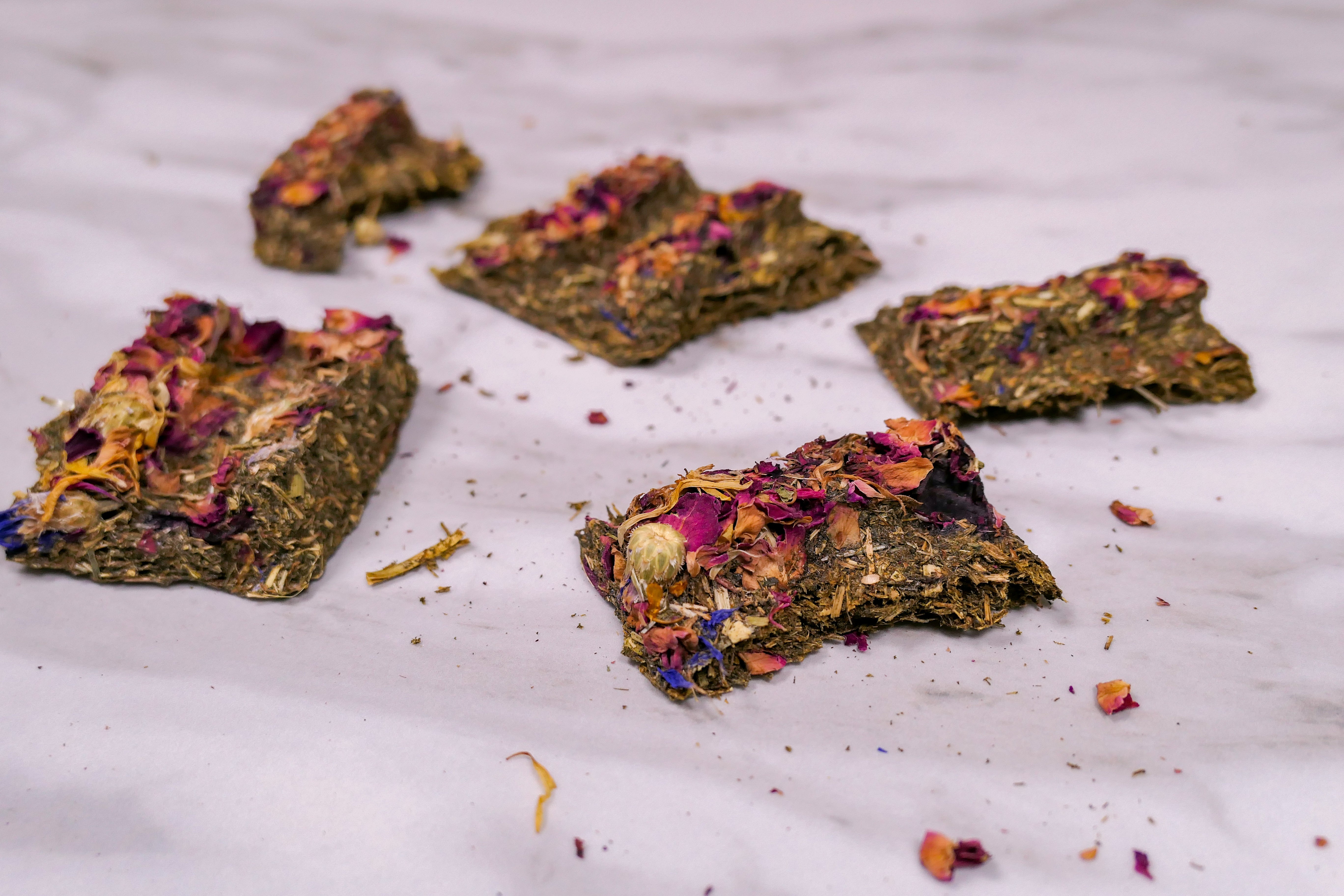 Floral Hay Snap and Share Bar