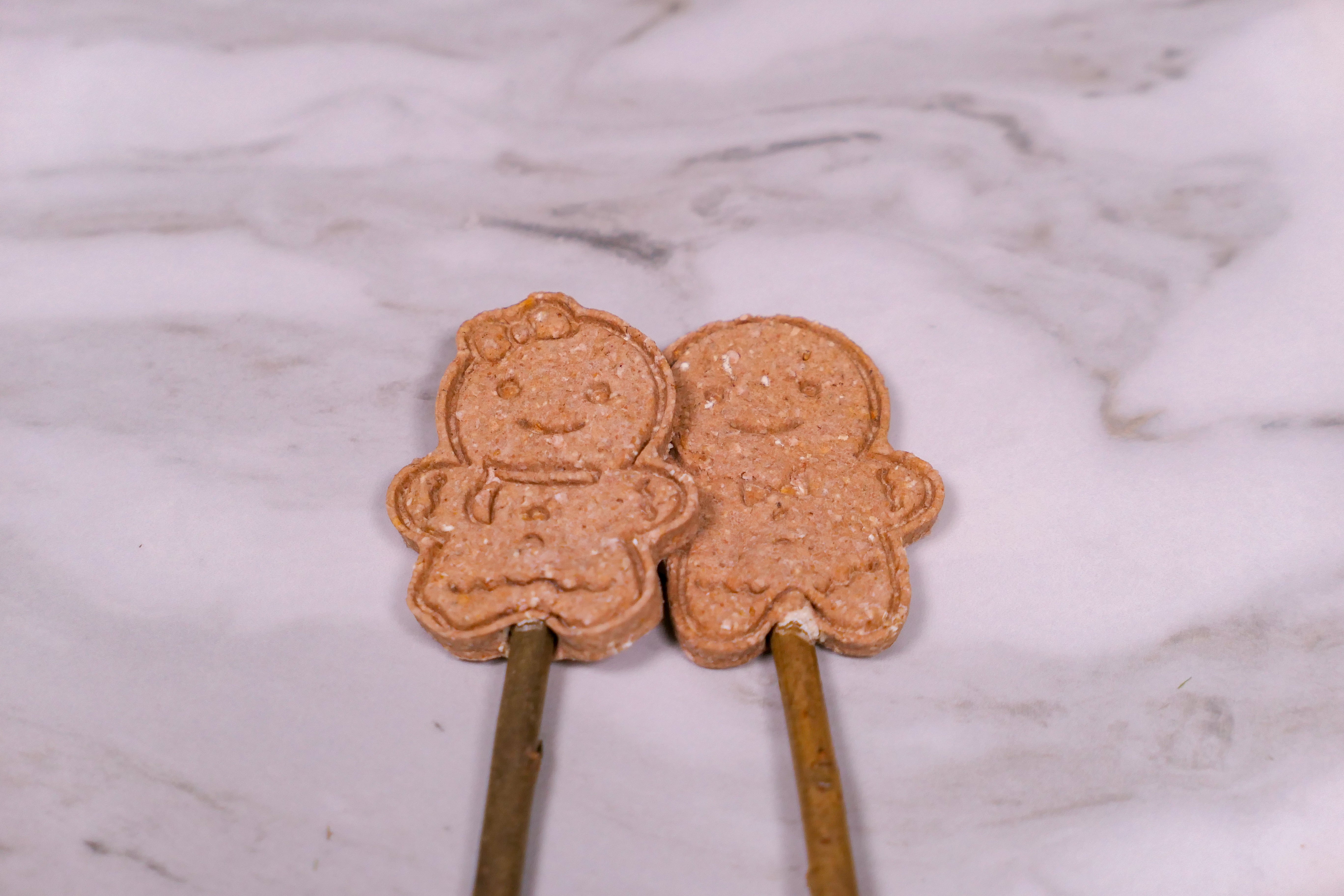 Gingerbread Pops
