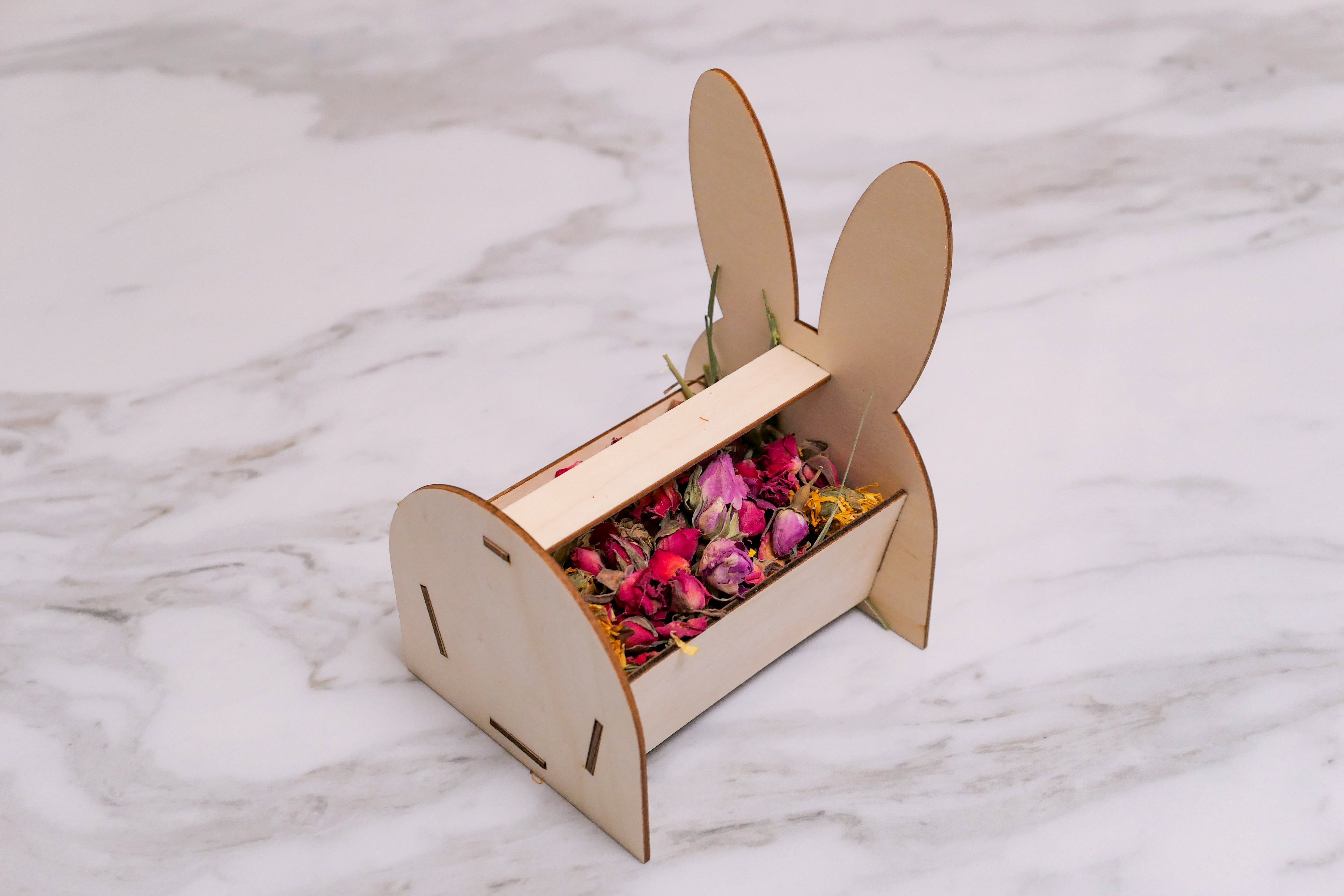 Some bunny loves you forage tray
