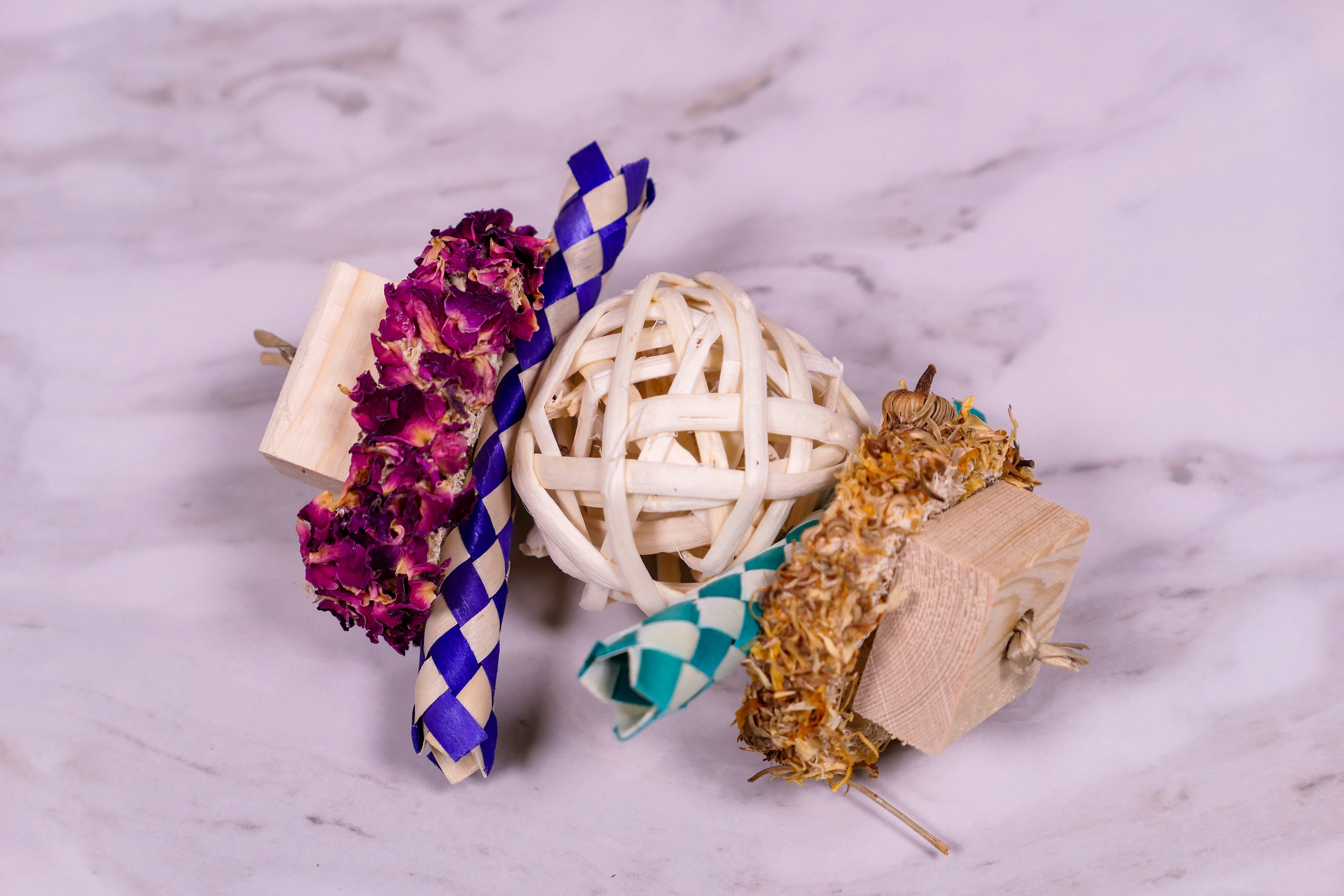 Floral Loofah Throw Chew Toy