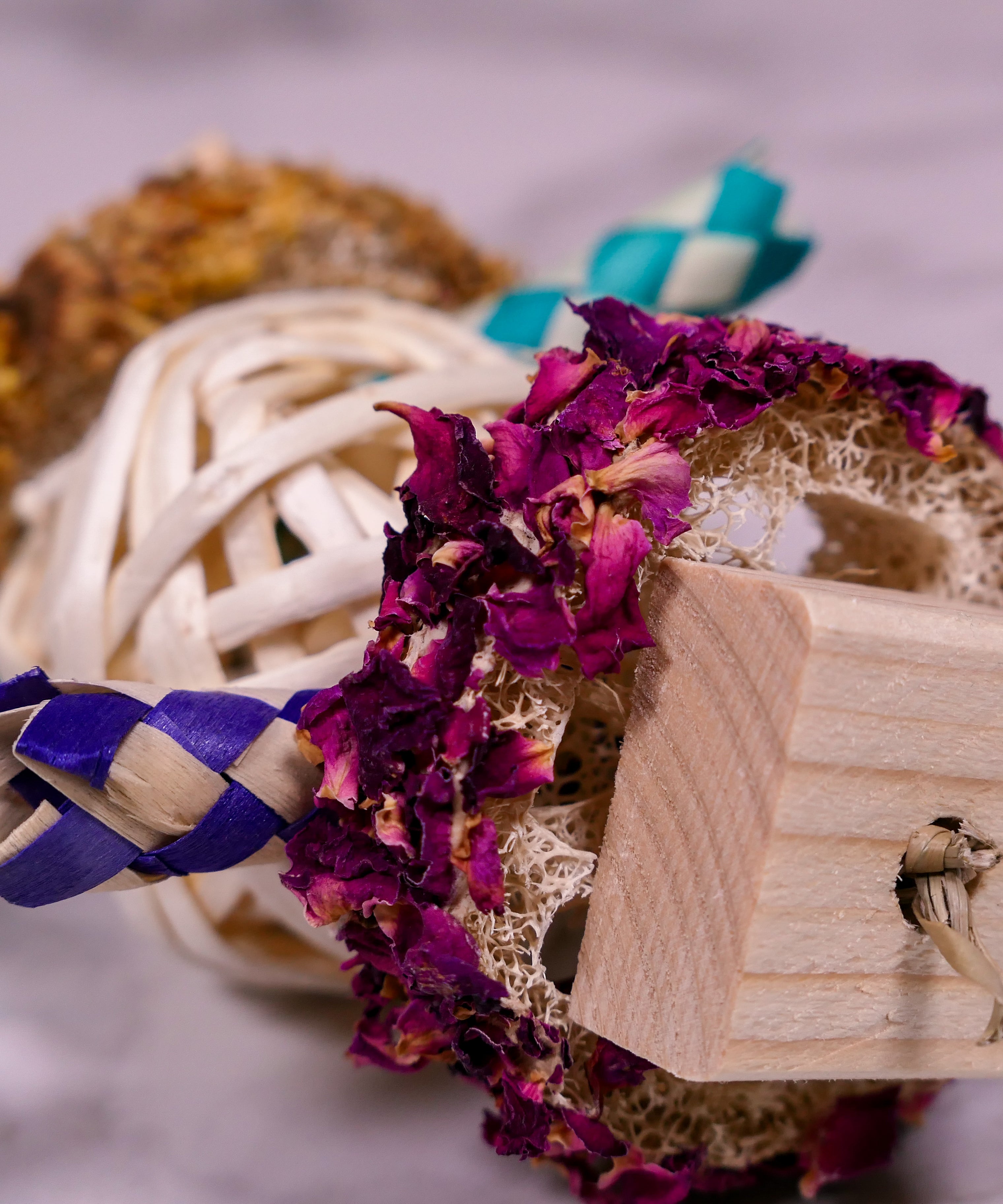 Floral Loofah Throw Chew Toy