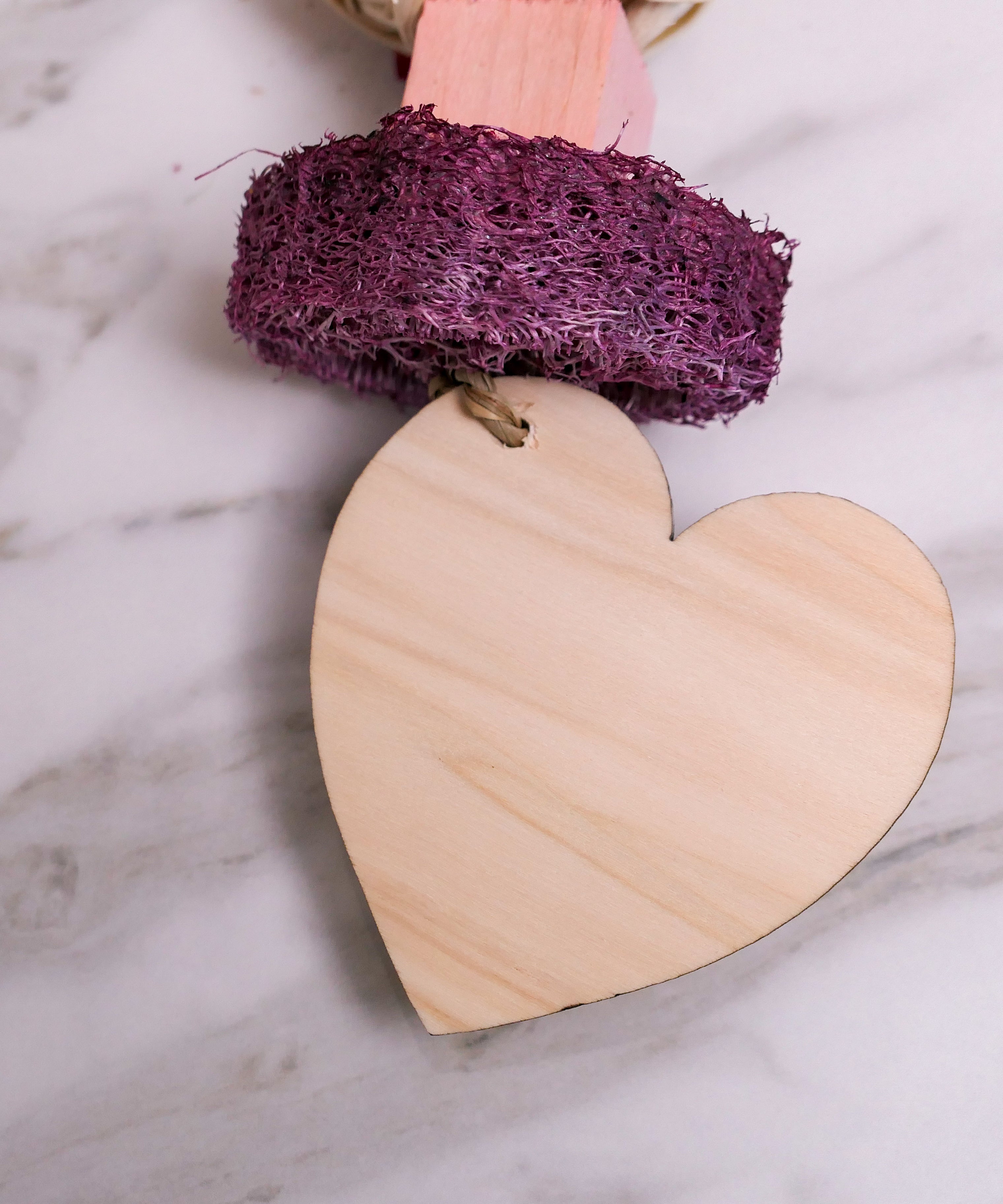 Love Forage Hanging Toy