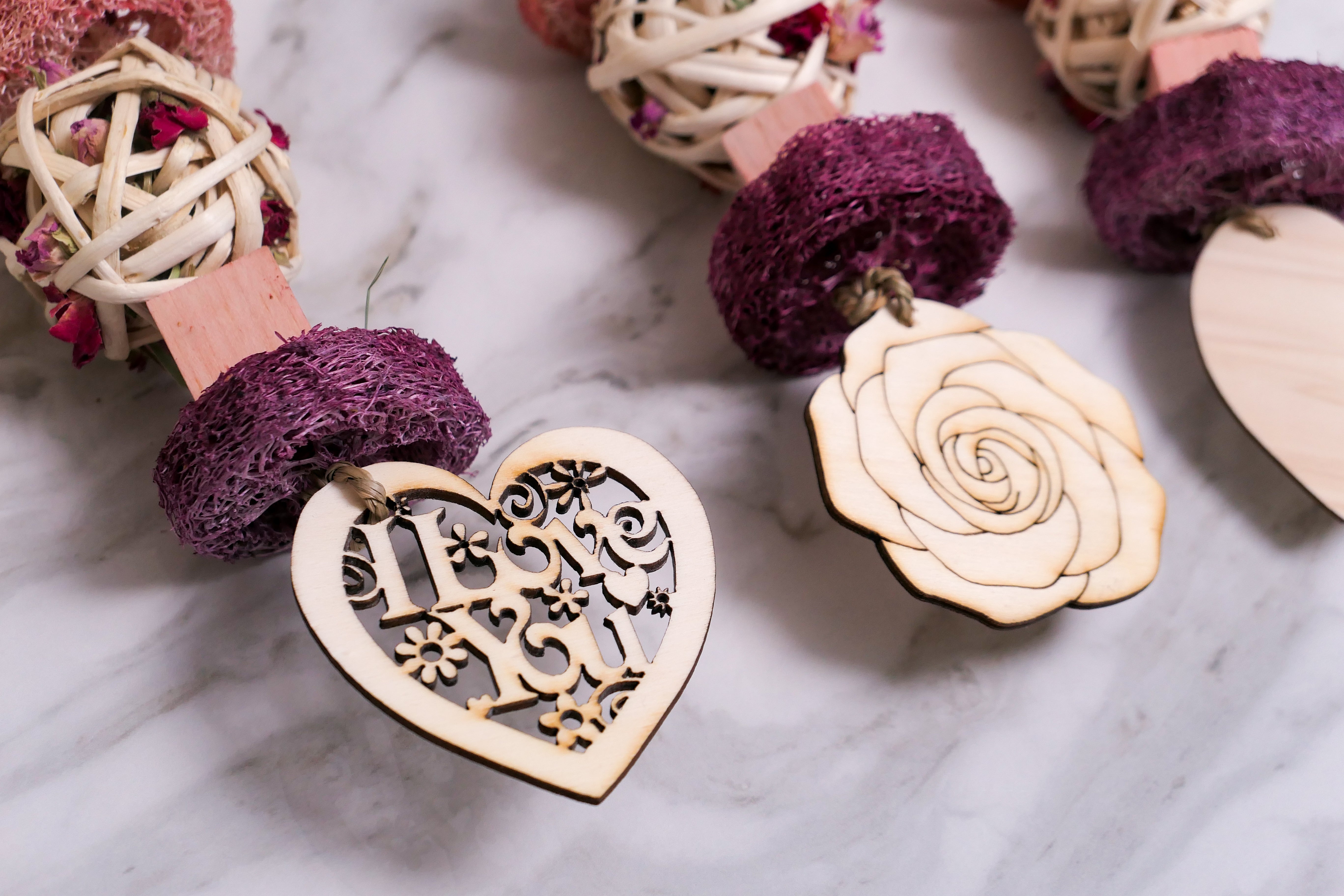 Love Forage Hanging Toy