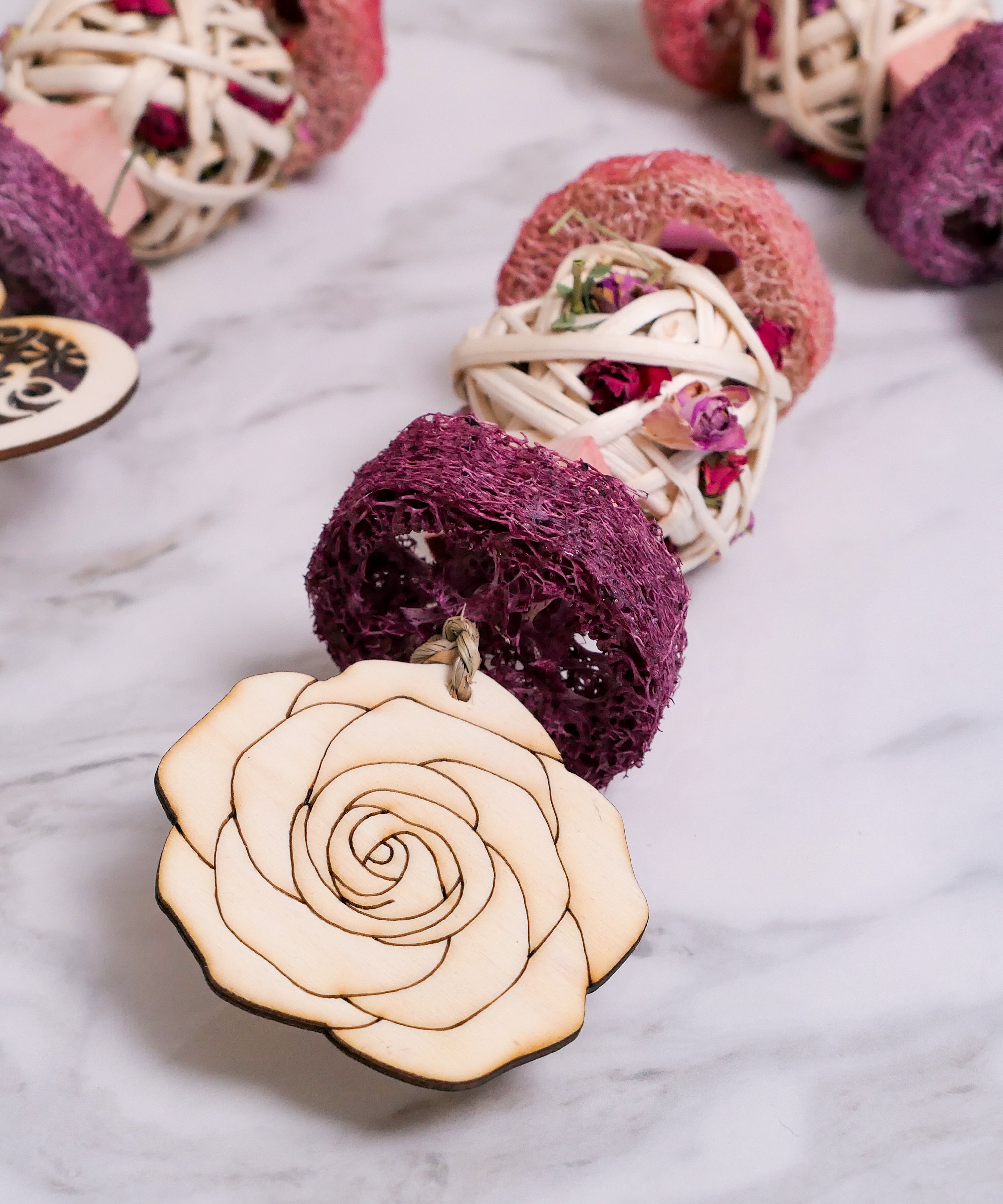 Love Forage Hanging Toy