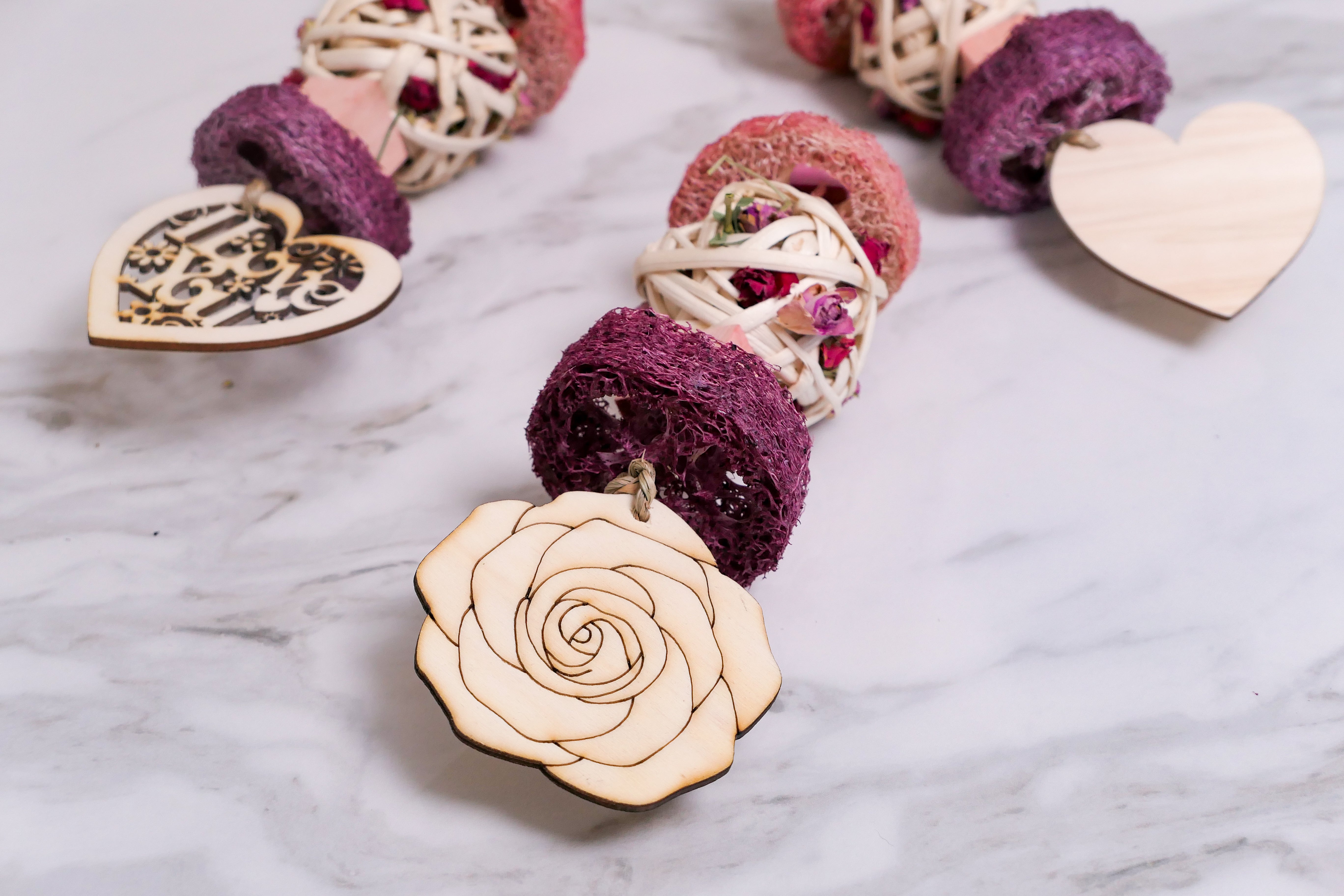 Love Forage Hanging Toy