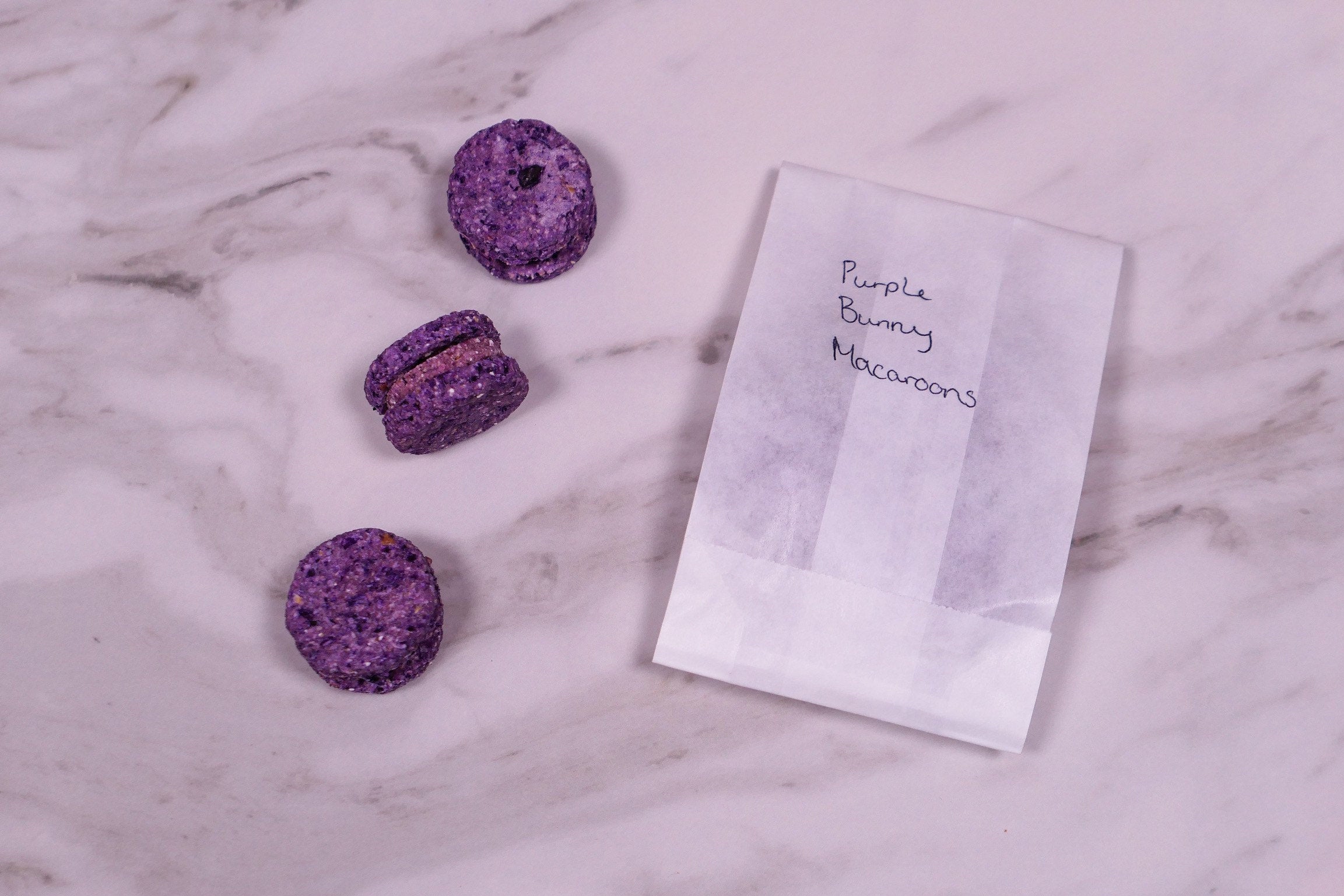 Berry Macaroons Treat Bag