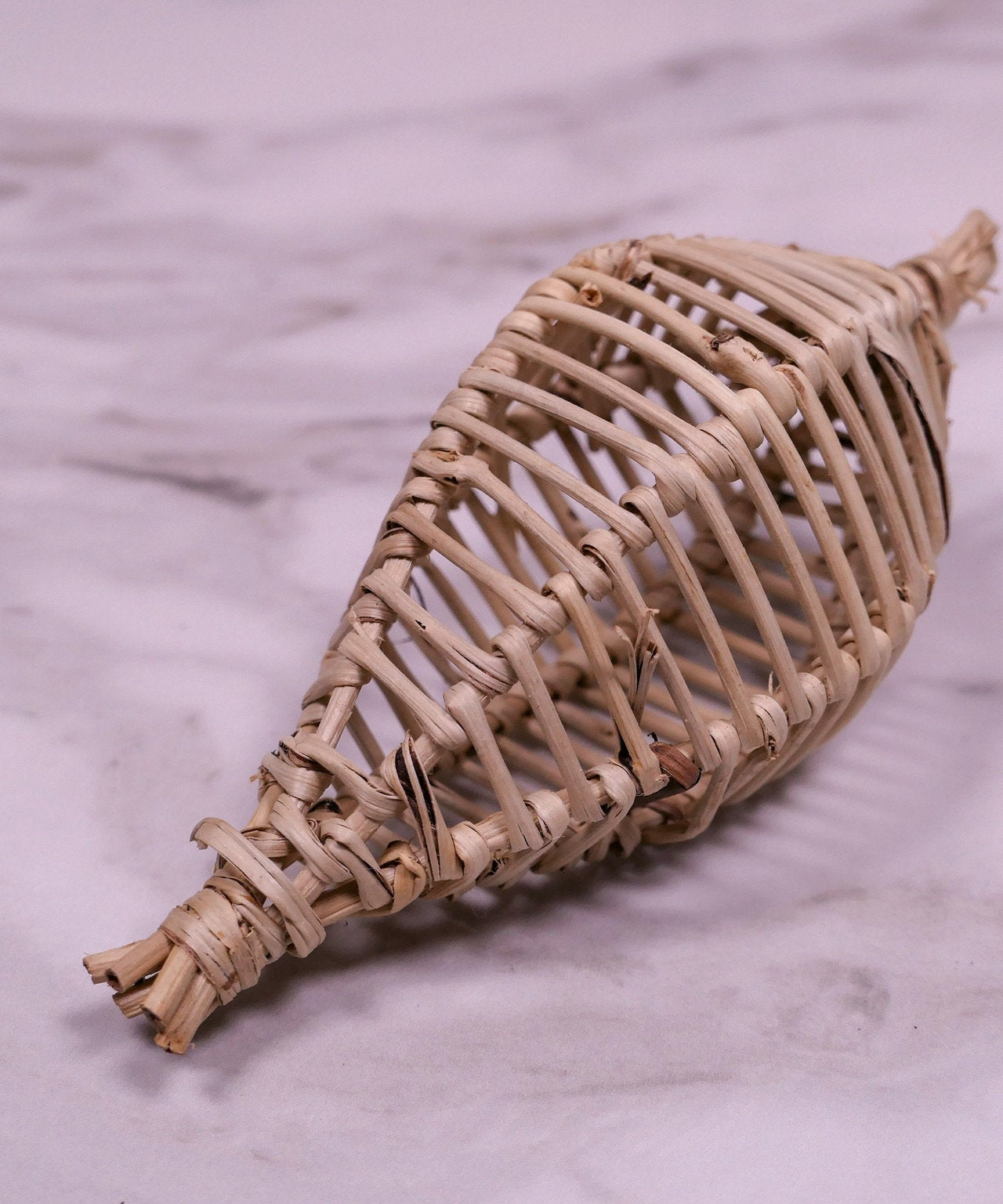 Vine Lantern Chew Toy